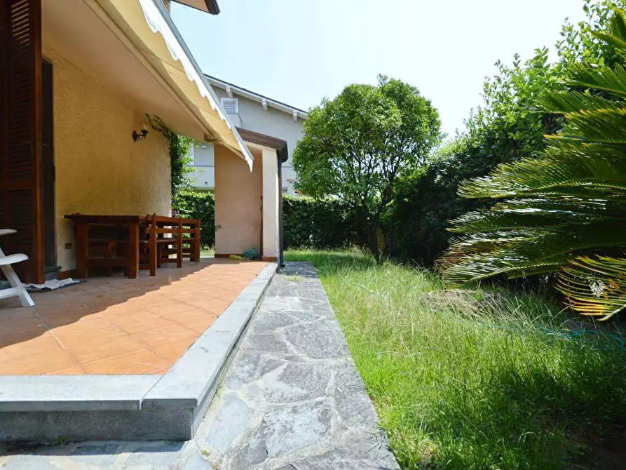 Immagine 6 di Casa bifamiliare in vendita  a Forte Dei Marmi