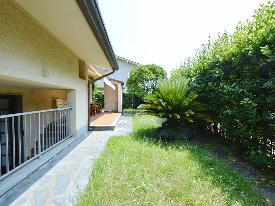 Immagine 8 di Casa bifamiliare in vendita  a Forte Dei Marmi