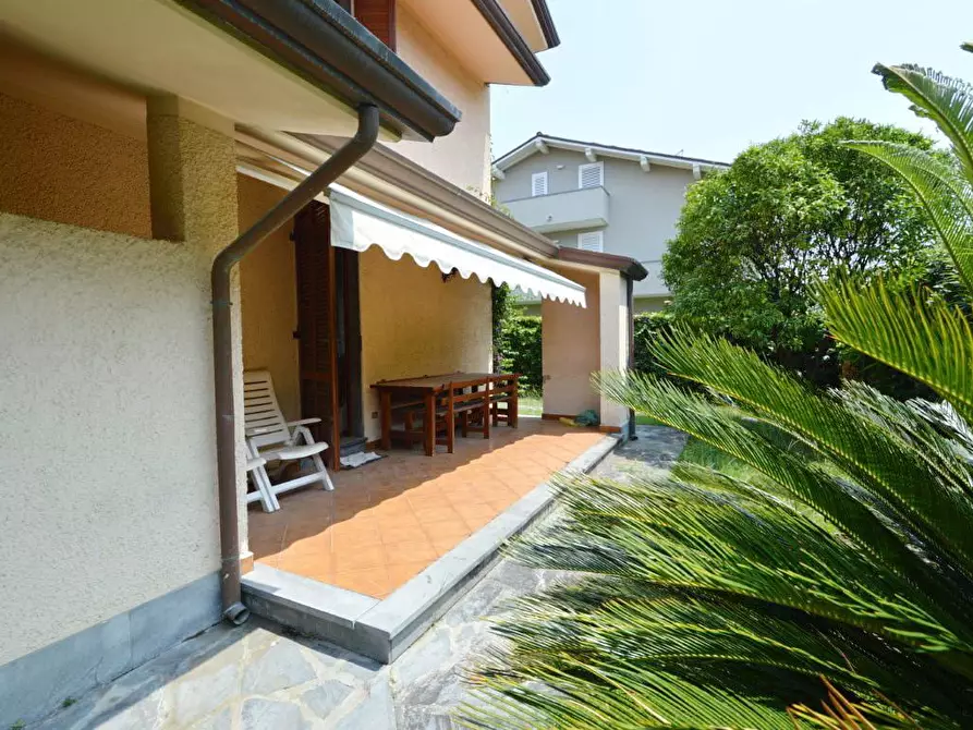 Immagine 7 di Casa bifamiliare in vendita  a Forte Dei Marmi