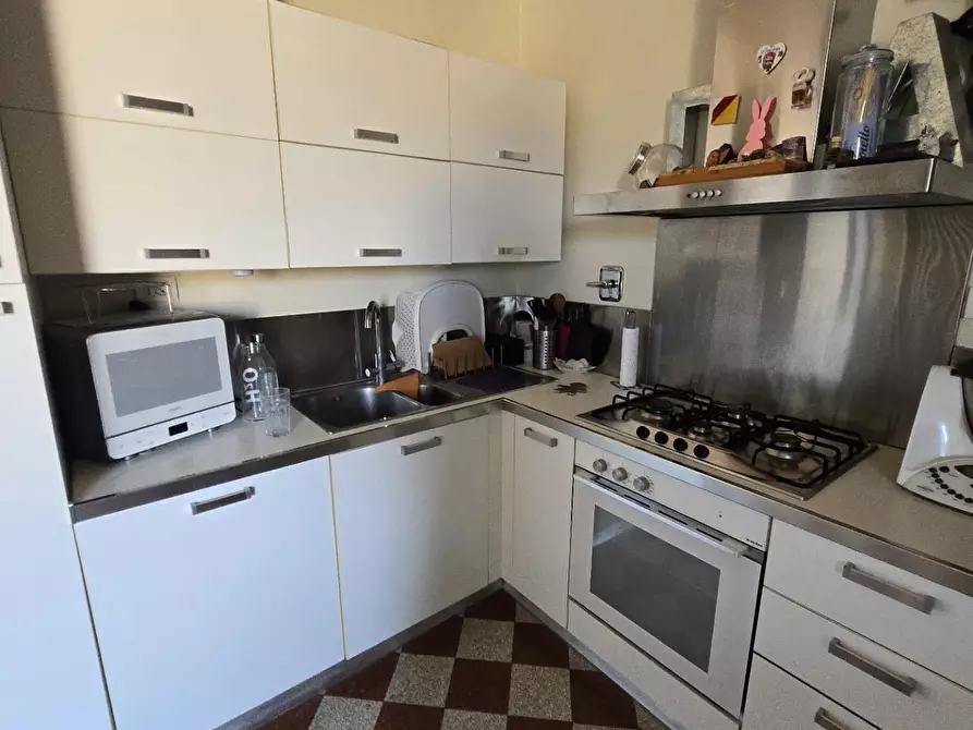 Immagine 11 di Appartamento in vendita  a Siena