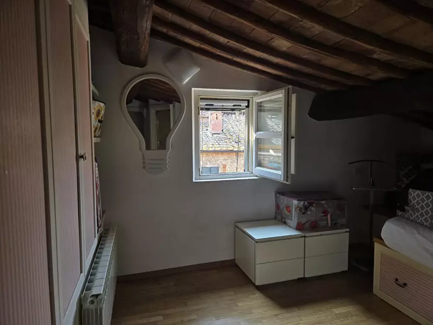 Immagine 14 di Appartamento in vendita  a Siena