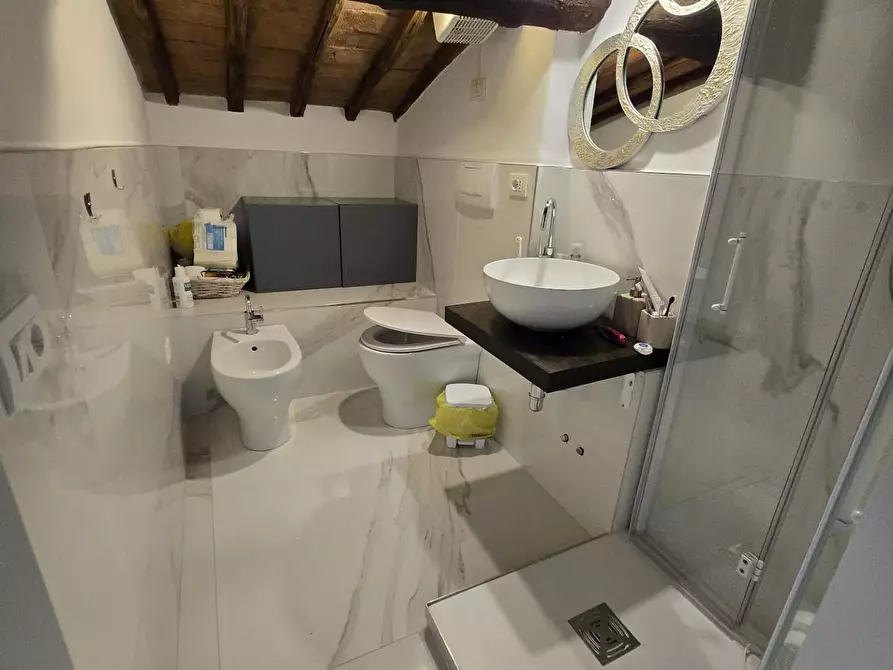 Immagine 23 di Appartamento in vendita  a Siena