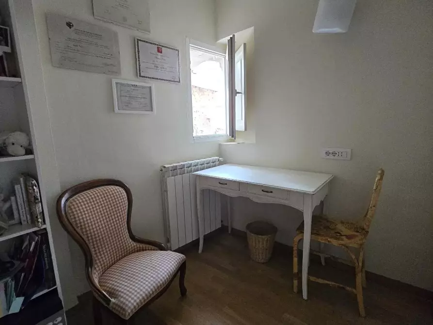 Immagine 30 di Appartamento in vendita  a Siena