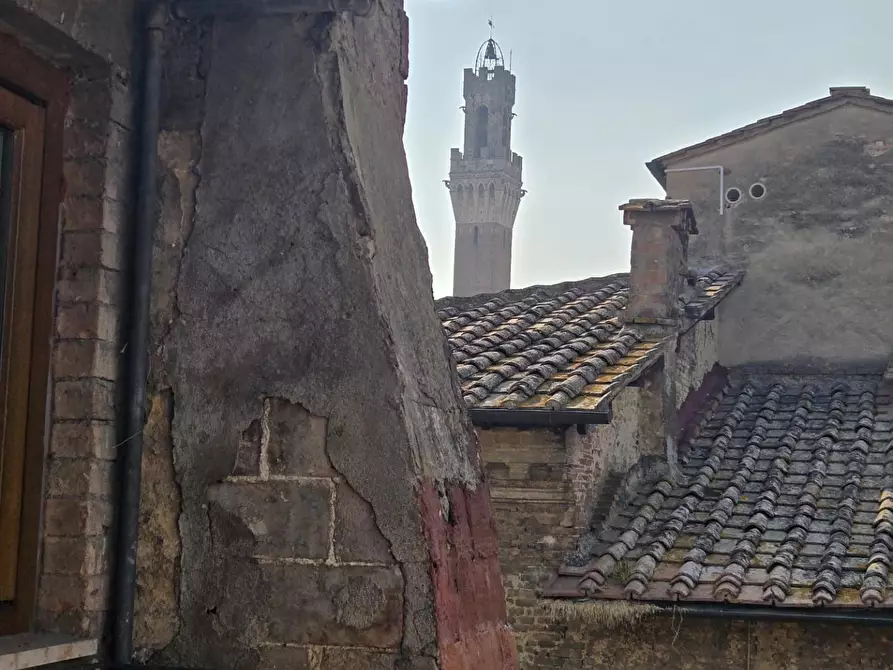 Immagine 26 di Appartamento in vendita  a Siena