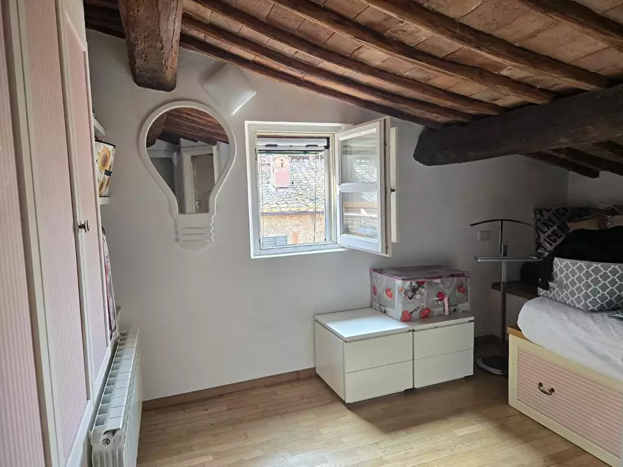 Immagine 34 di Appartamento in vendita  a Siena