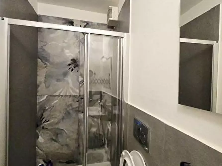 Immagine 21 di Appartamento in vendita  a Siena