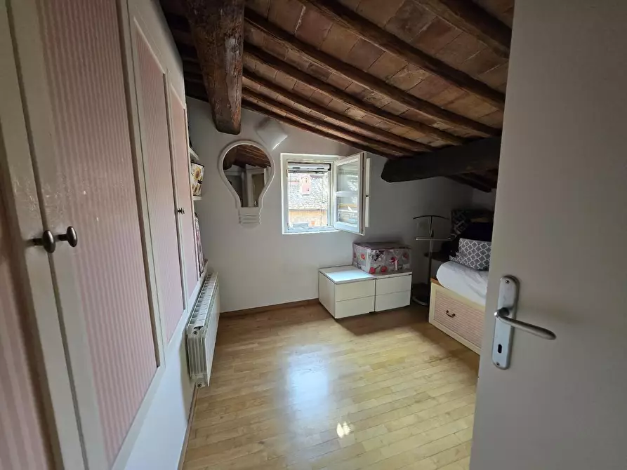 Immagine 32 di Appartamento in vendita  a Siena