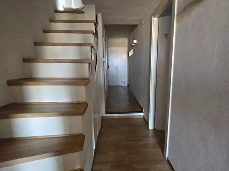 Immagine 28 di Appartamento in vendita  a Siena