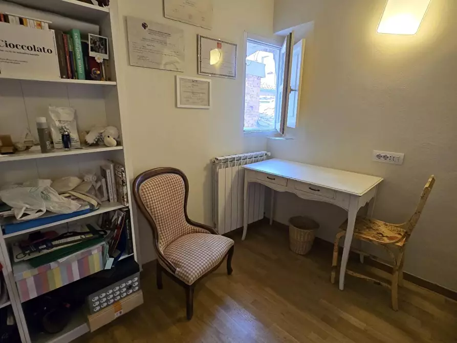 Immagine 29 di Appartamento in vendita  a Siena