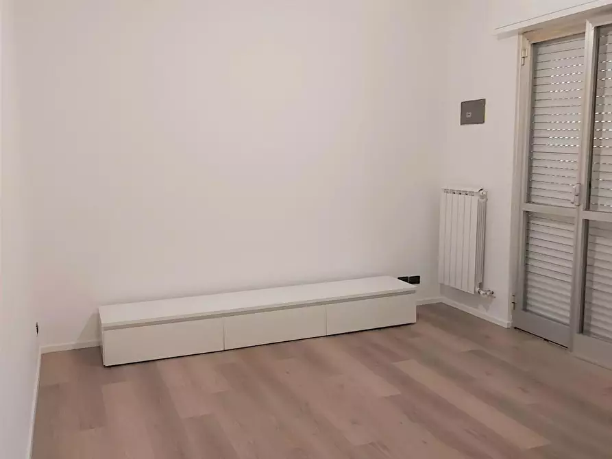 Immagine 8 di Appartamento in affitto  a Carrara