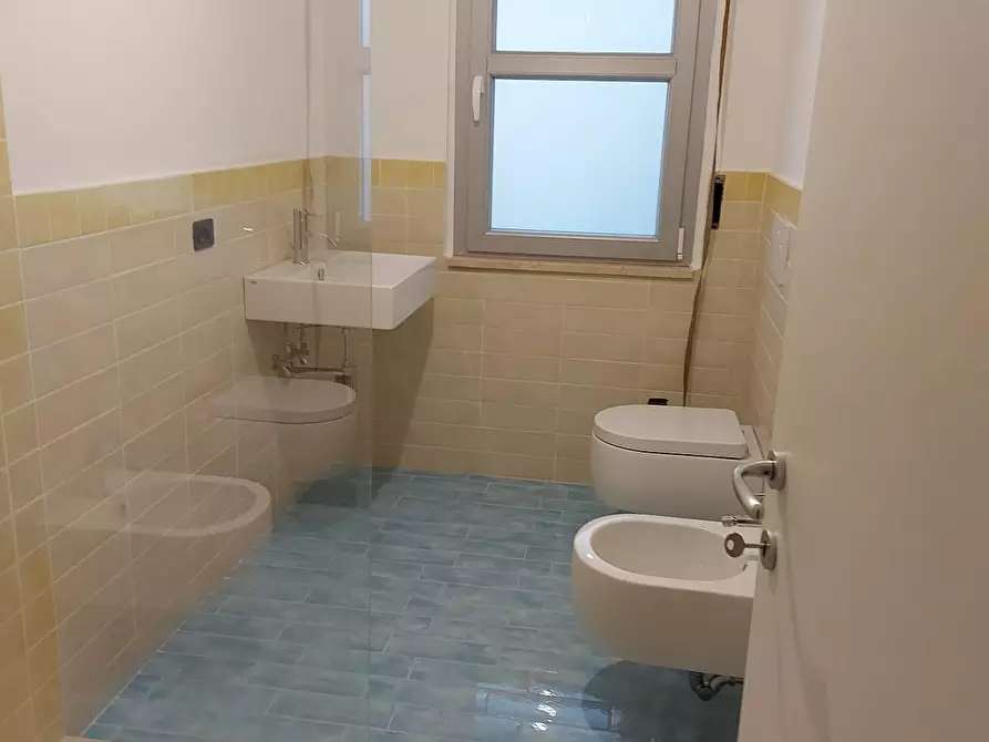 Immagine 3 di Appartamento in affitto  a Carrara