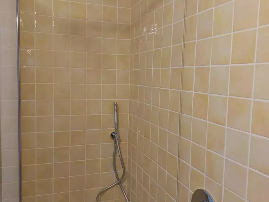 Immagine 5 di Appartamento in affitto  a Carrara