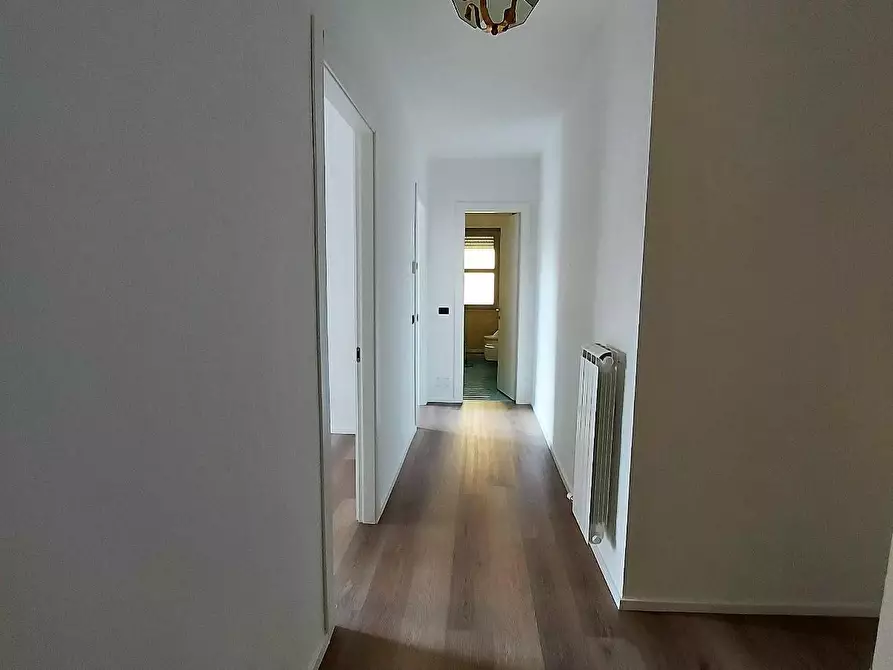 Immagine 18 di Appartamento in affitto  a Carrara
