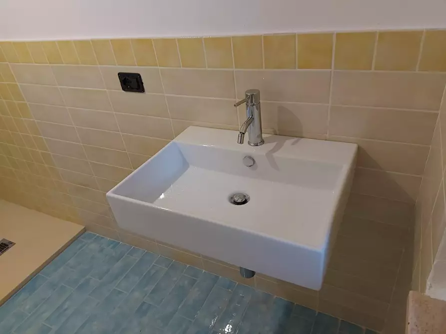 Immagine 4 di Appartamento in affitto  a Carrara