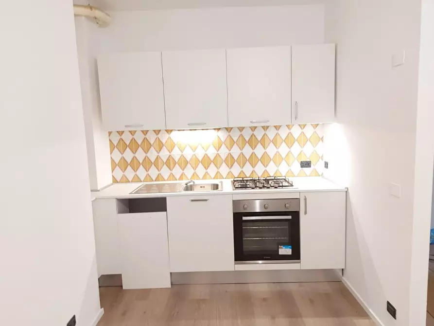 Immagine 24 di Appartamento in affitto  a Carrara