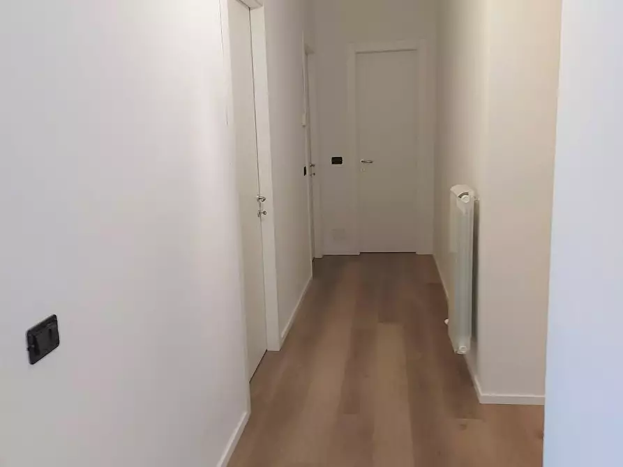 Immagine 6 di Appartamento in affitto  a Carrara