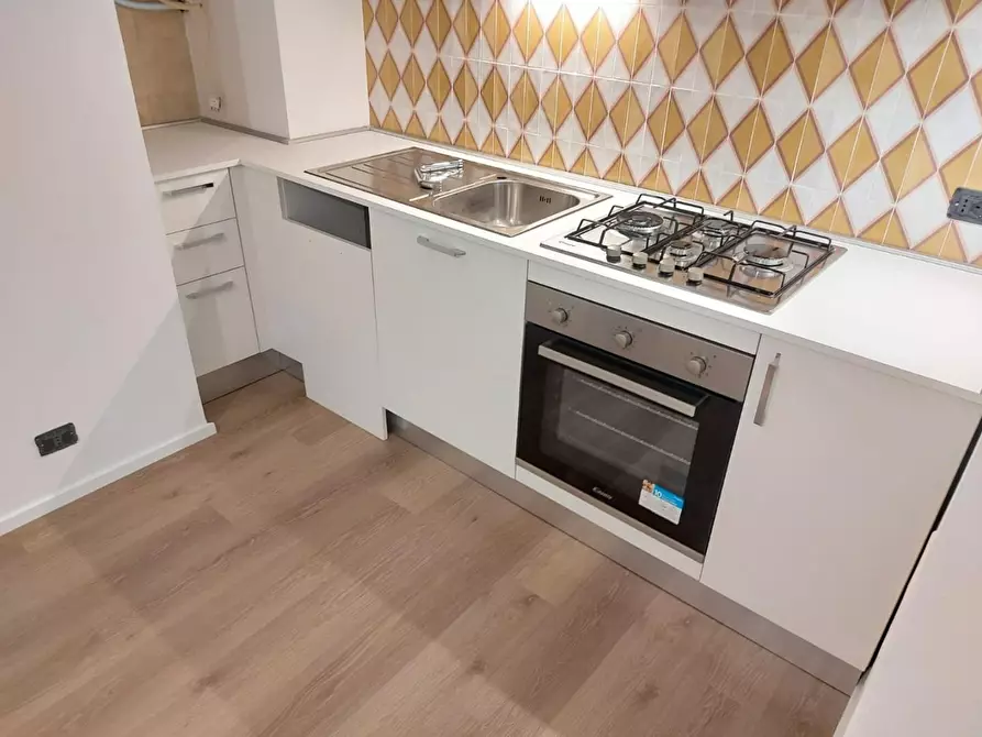 Immagine 1 di Appartamento in affitto  a Carrara