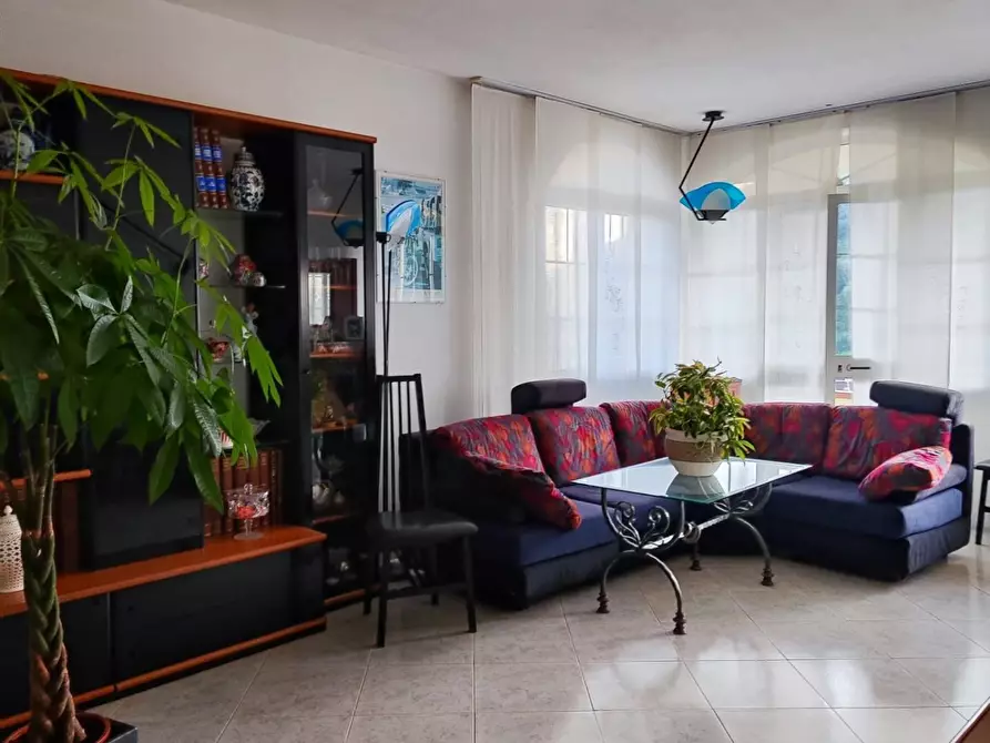 Immagine 3 di Casa indipendente in vendita  a Carrara