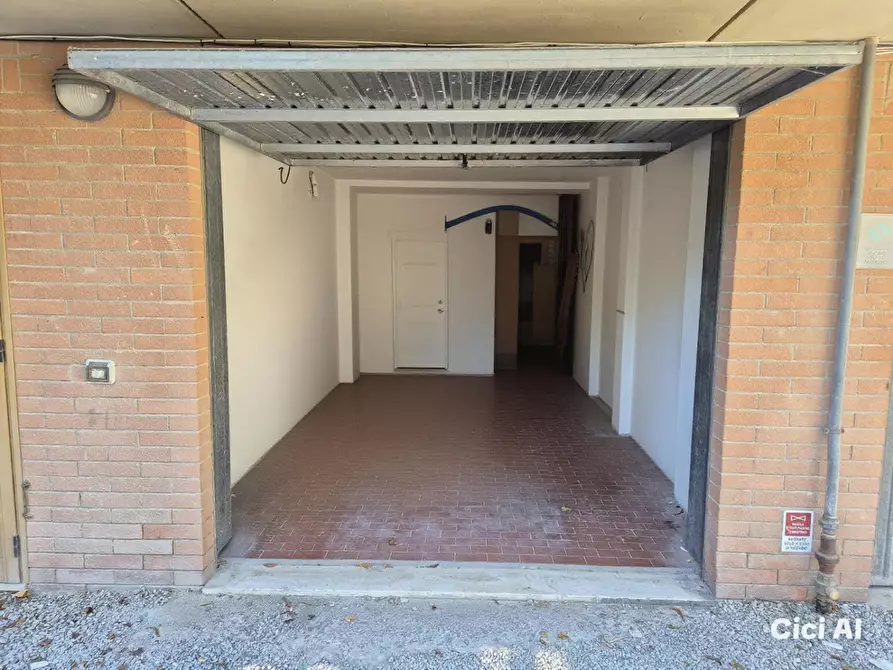 Immagine 16 di Appartamento in vendita  a Siena