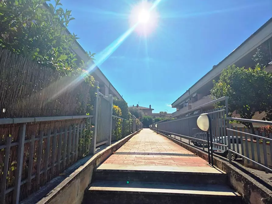 Immagine 1 di Appartamento in vendita  a Siena