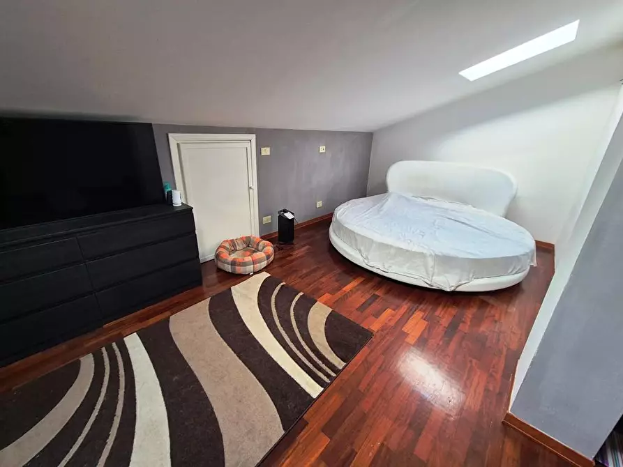 Immagine 12 di Appartamento in vendita  a Siena