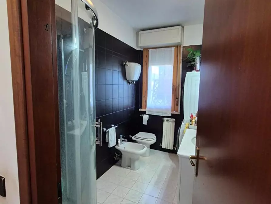 Immagine 4 di Appartamento in vendita  a Siena