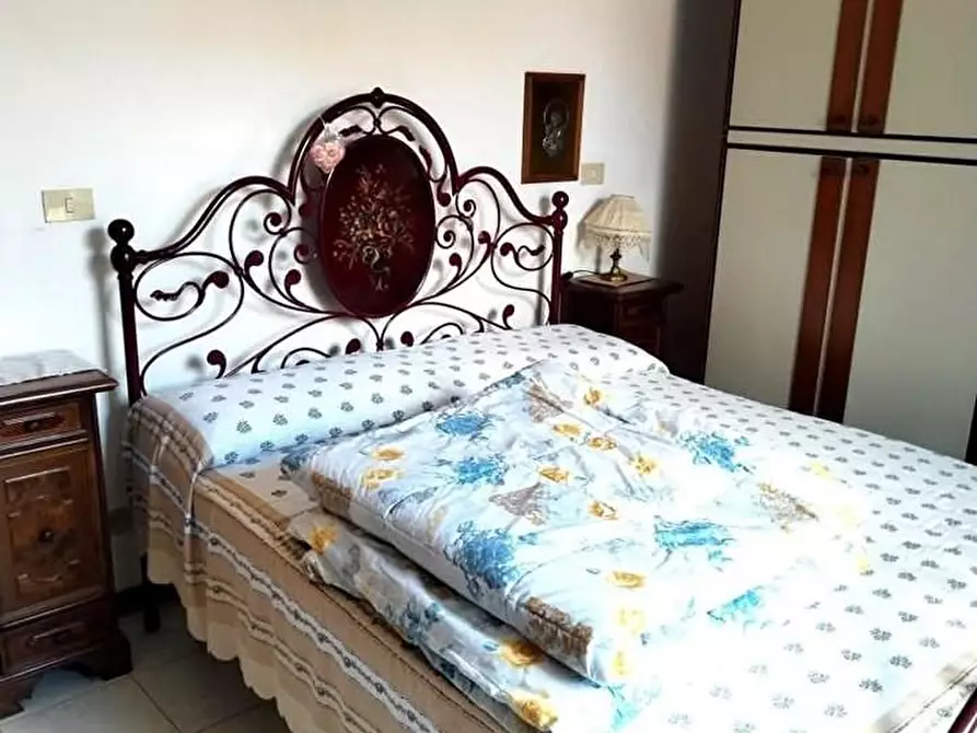 Immagine 17 di Casa indipendente in vendita  a Massa