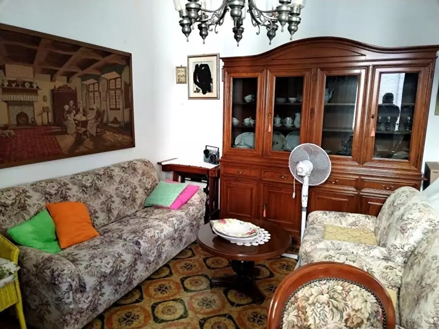 Immagine 3 di Casa indipendente in vendita  a Massa
