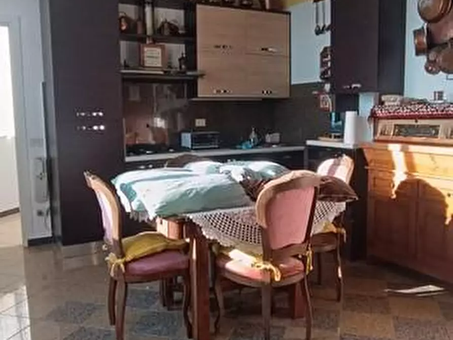 Immagine 20 di Attività artigianale in vendita  a Carrara