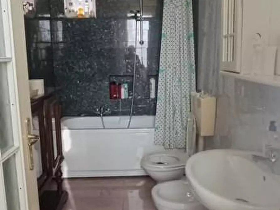 Immagine 16 di Attività artigianale in vendita  a Carrara