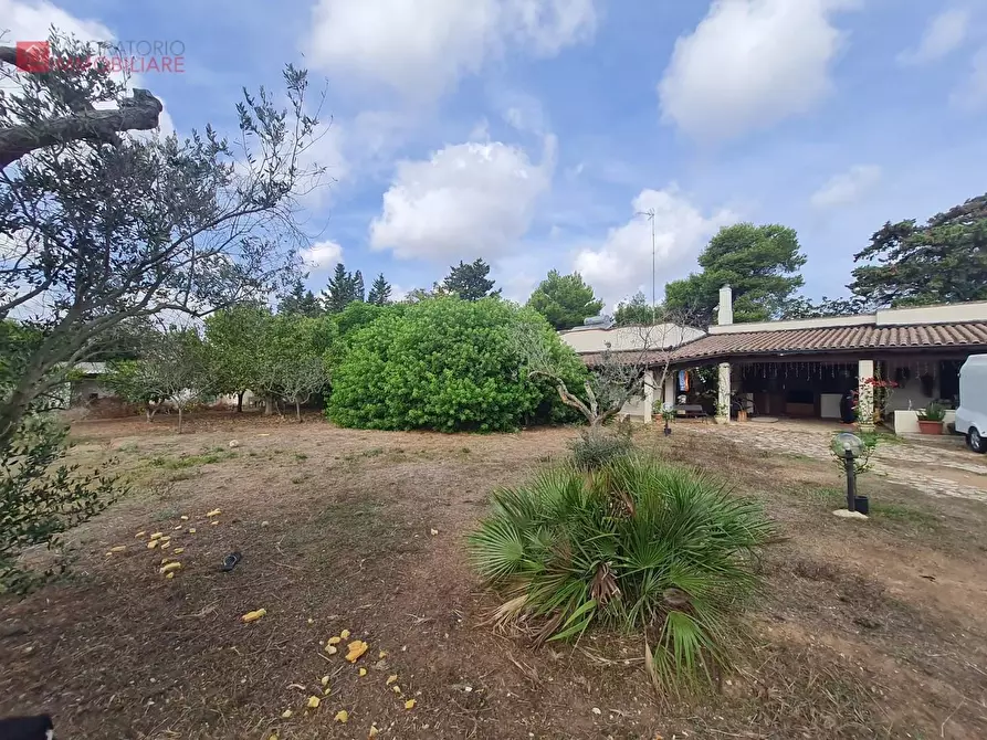 Immagine 4 di Villa in vendita  a Lecce