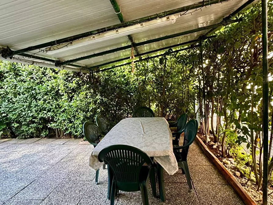 Immagine 36 di Casa semindipendente in vendita  a Lucca