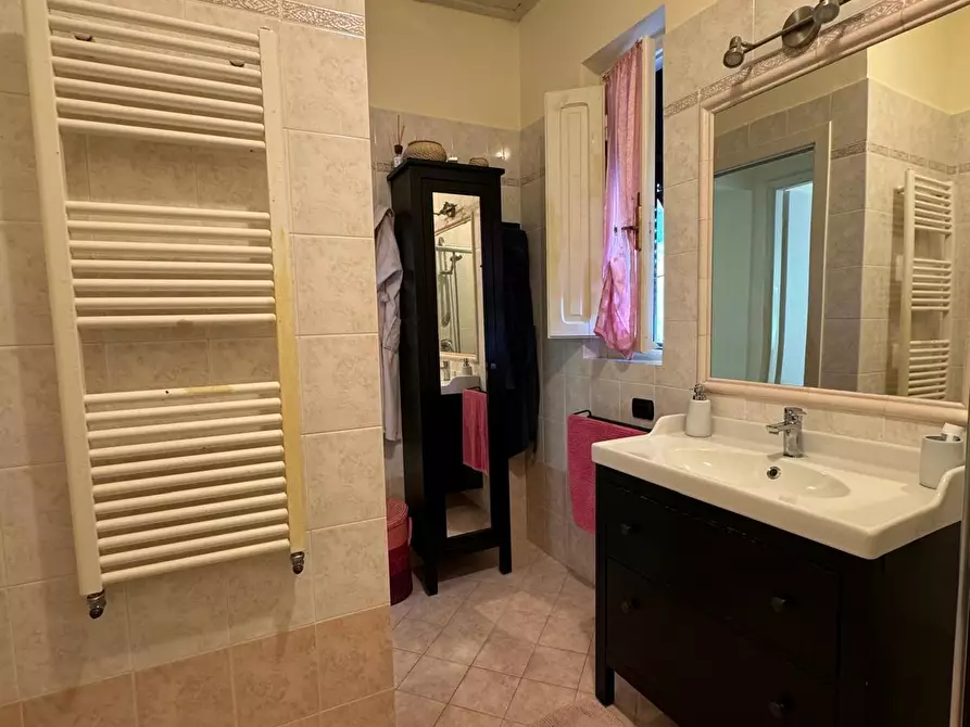 Immagine 38 di Casa semindipendente in vendita  a Lucca