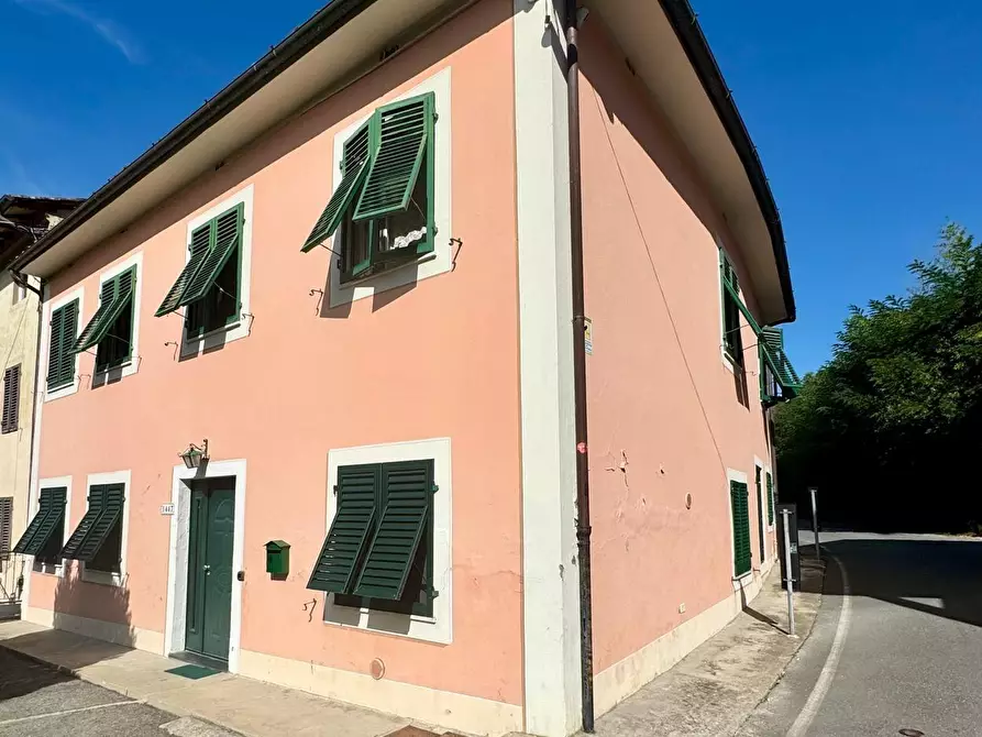 Immagine 20 di Casa semindipendente in vendita  a Lucca