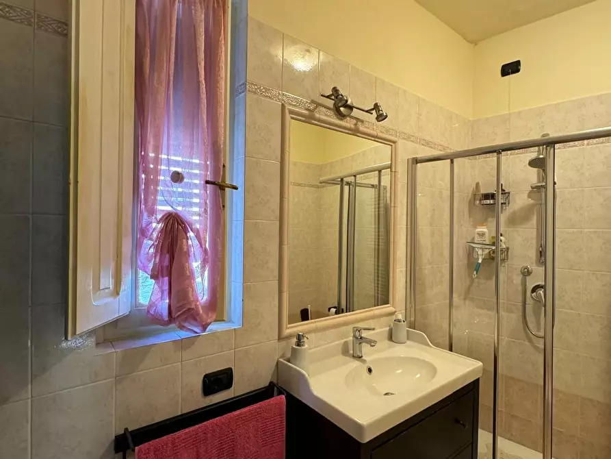 Immagine 13 di Casa semindipendente in vendita  a Lucca