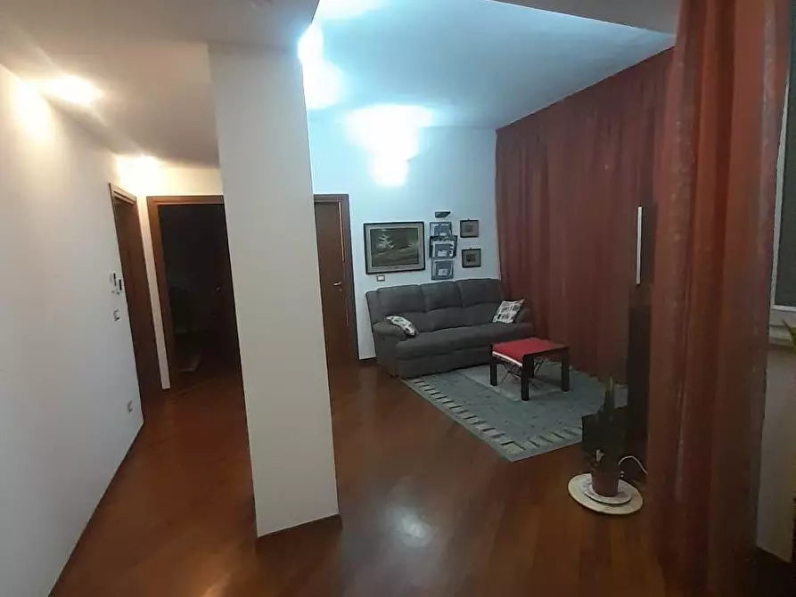 Immagine 4 di Appartamento in vendita  a Livorno