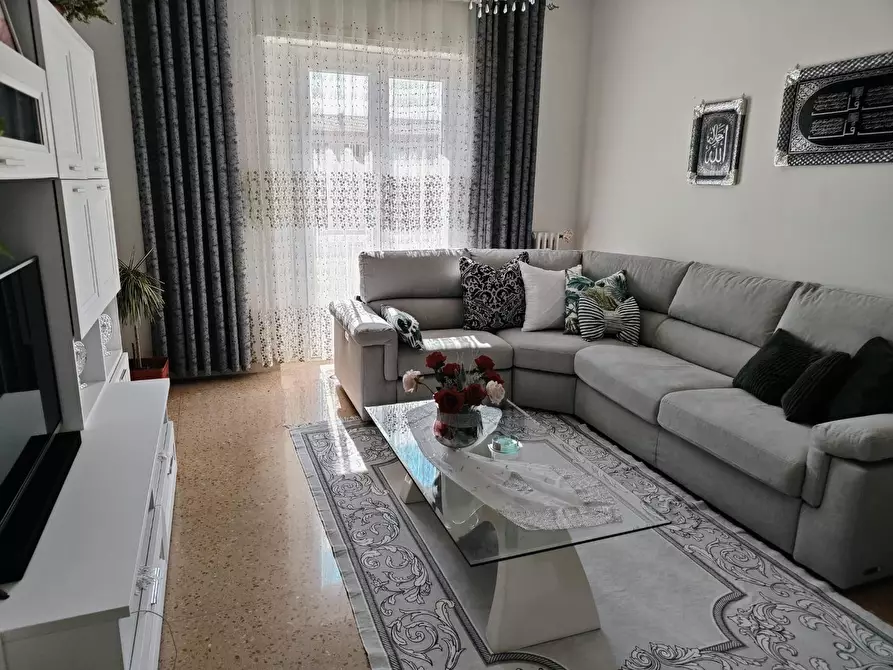 Immagine 2 di Appartamento in vendita  a Livorno