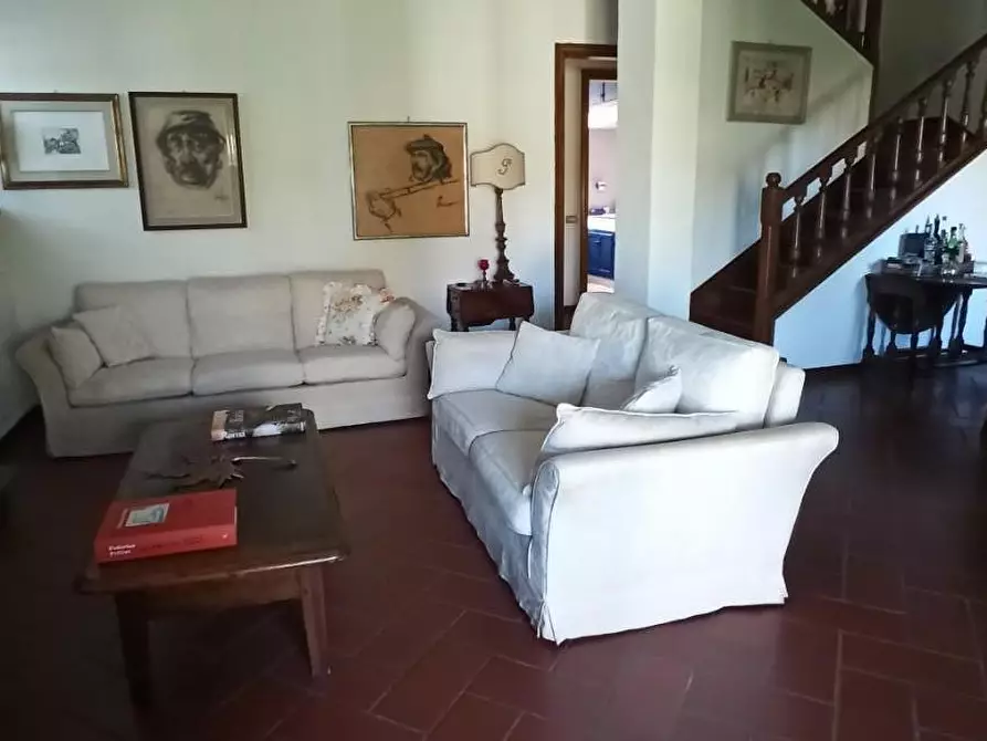 Immagine 21 di Casa bifamiliare in vendita  a Camaiore