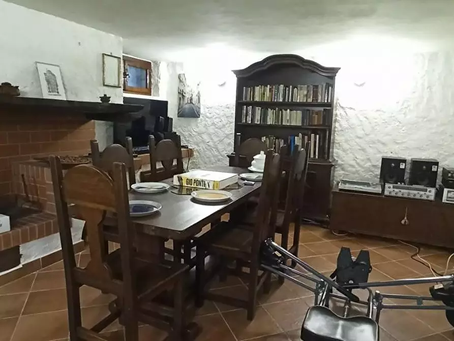 Immagine 35 di Casa bifamiliare in vendita  a Camaiore