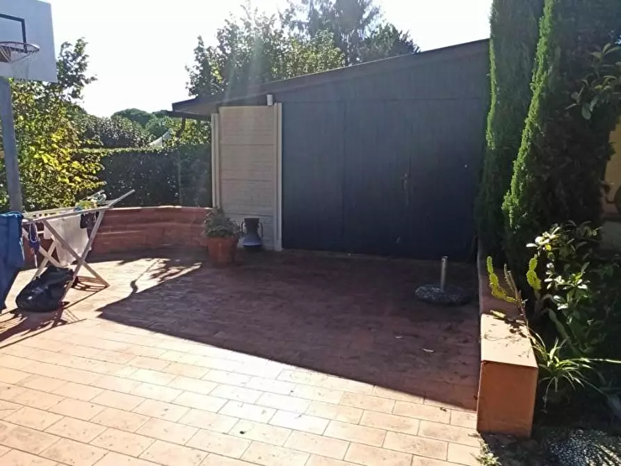 Immagine 6 di Casa bifamiliare in vendita  a Camaiore