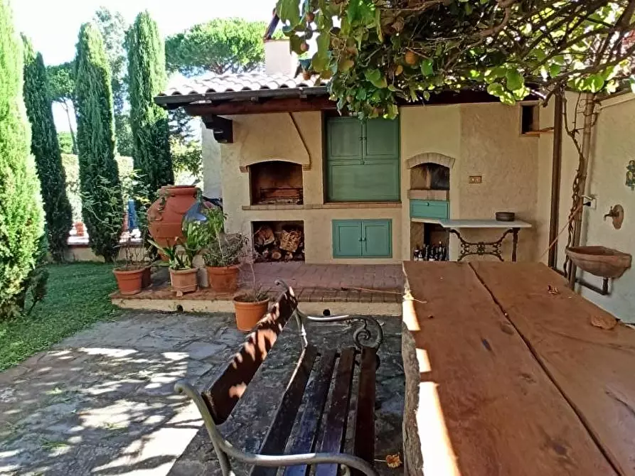 Immagine 8 di Casa bifamiliare in vendita  a Camaiore