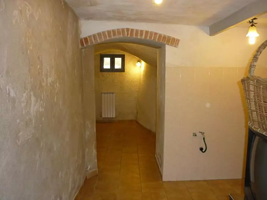 Immagine 11 di Appartamento in vendita  a Carrara