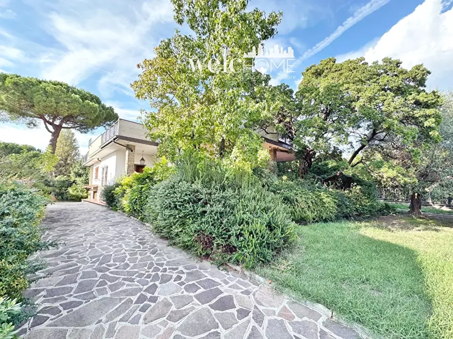 Immagine 39 di Villa in vendita  a Campi Bisenzio