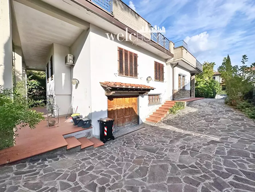 Immagine 4 di Villa in vendita  a Campi Bisenzio