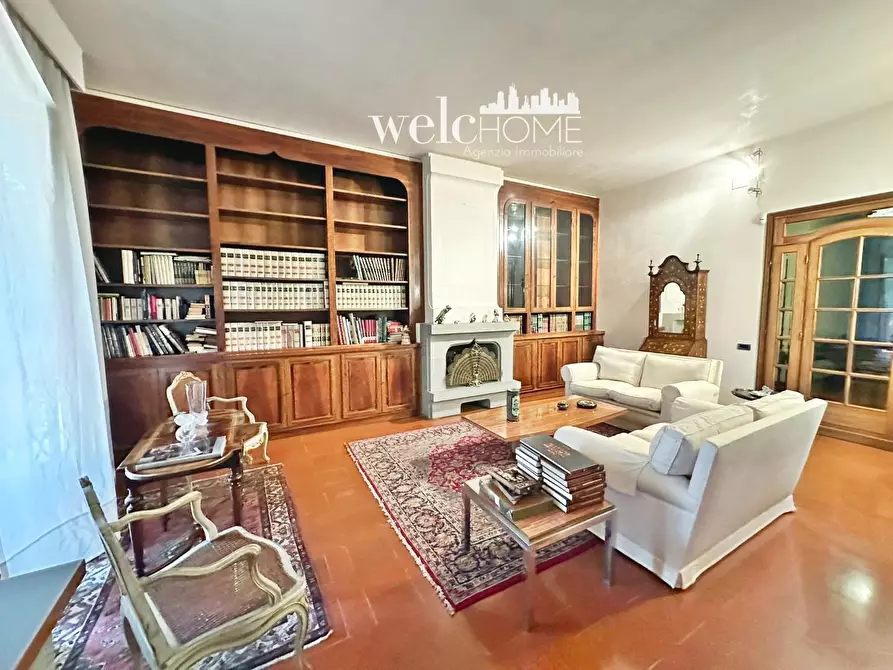 Immagine 7 di Villa in vendita  a Campi Bisenzio