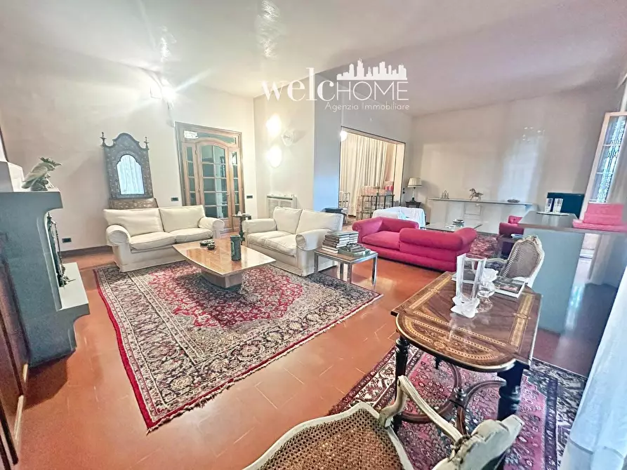 Immagine 6 di Villa in vendita  a Campi Bisenzio