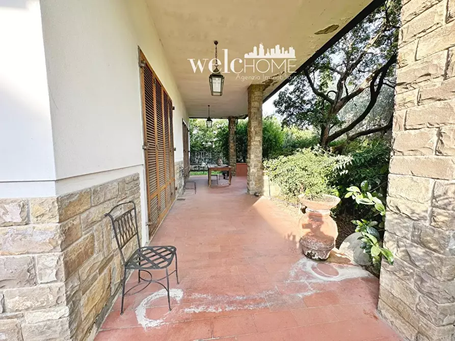 Immagine 35 di Villa in vendita  a Campi Bisenzio