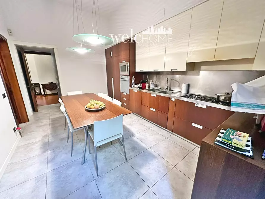 Immagine 11 di Villa in vendita  a Campi Bisenzio