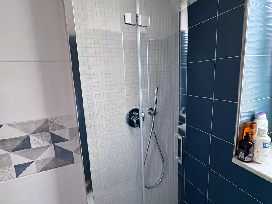 Immagine 12 di Appartamento in vendita  a Carrara