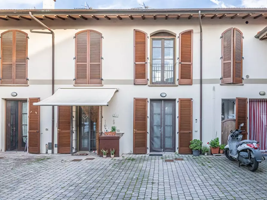 Immagine 35 di Terratetto in vendita  a Cascina